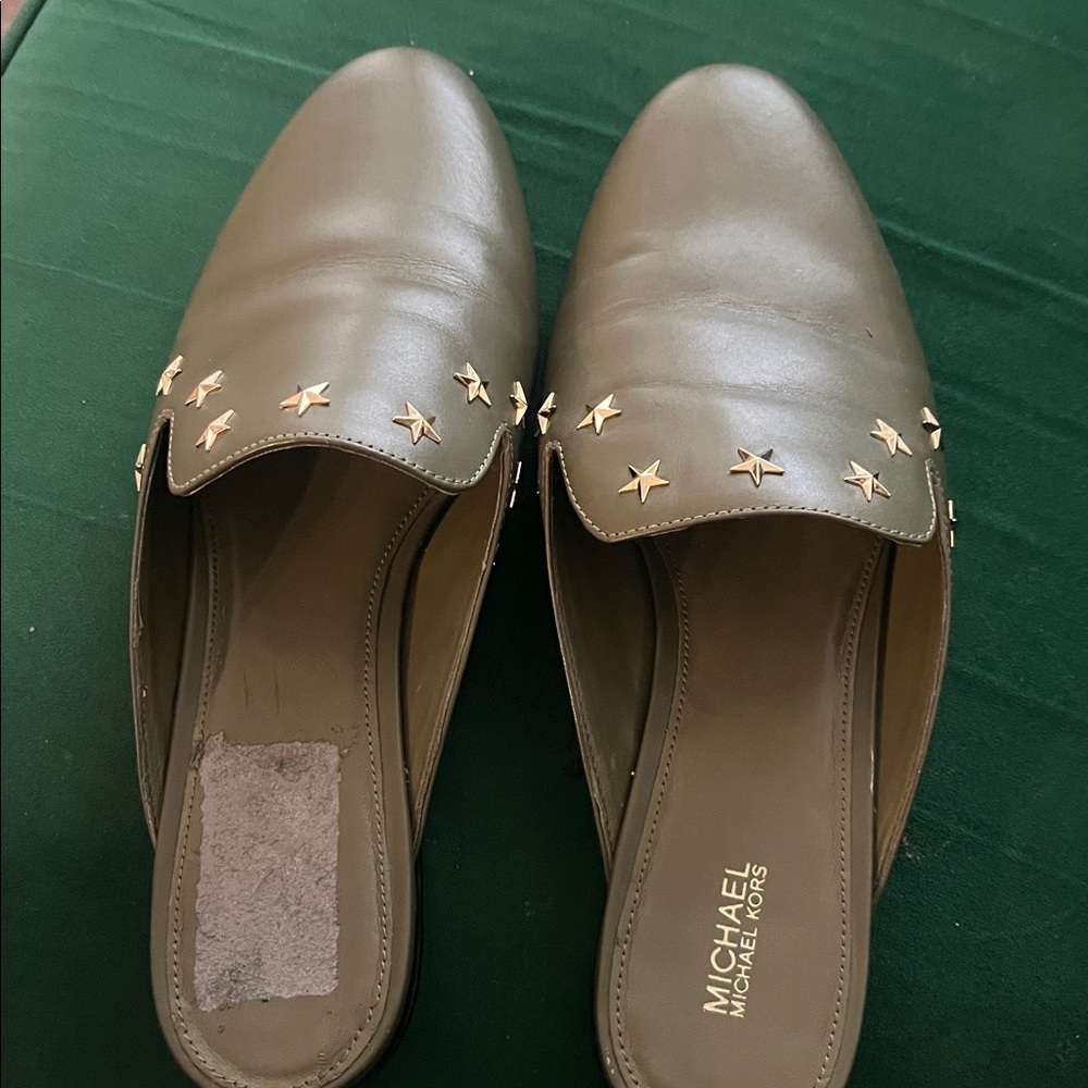 Michael Kors Women's Natasha Slide-on Mules Leather Star Studs Olive Green 9.5 M - Picture 2 of 4